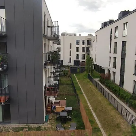 Cozy, Equipped Apartment With Free Monitored Private Parking Close To Old Town-2